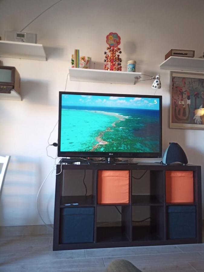 Grand F2 60Mq Centre Antibes, Proche Plages, Commerces, 2 Balcons, Parking, Train, Bus, Deco Vintage, Pet Friendly, Ideal Famille Ou 1-2 Couples Exterior foto