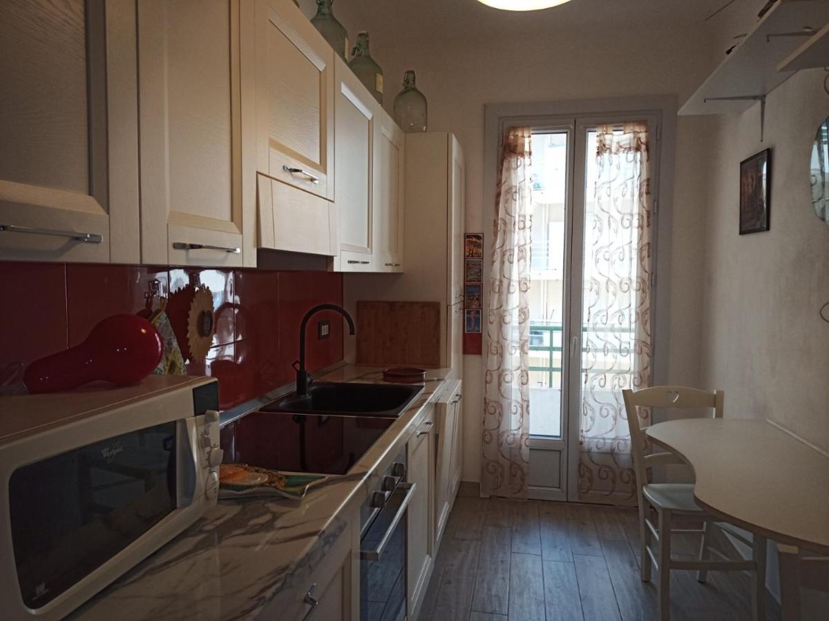 Ferienwohnung Grand F2 60Mq Centre Antibes, Proche Plages, Commerces, 2 Balcons, Parking, Train, Bus, Deco Vintage, Pet Friendly, Ideal Famille Ou 1-2 Couples Exterior foto