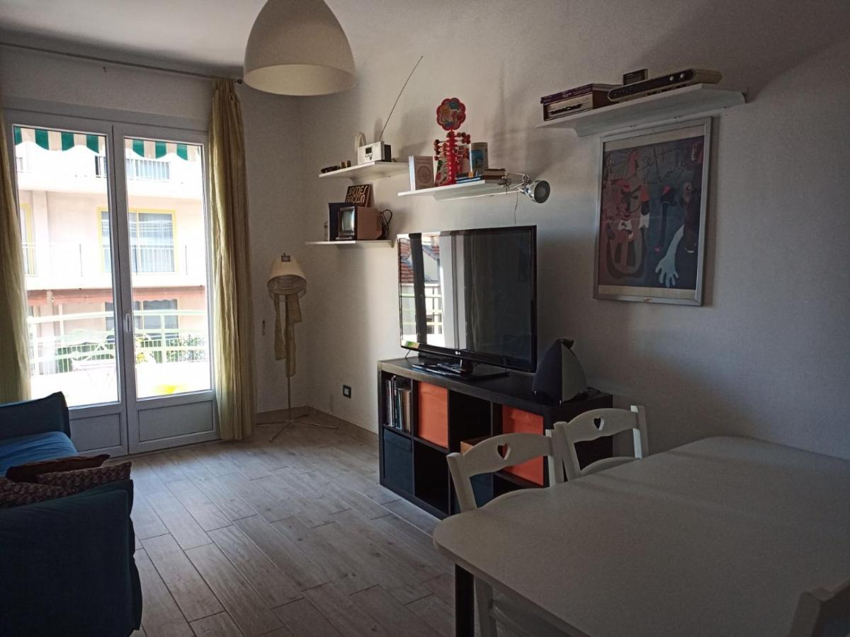 Ferienwohnung Grand F2 60Mq Centre Antibes, Proche Plages, Commerces, 2 Balcons, Parking, Train, Bus, Deco Vintage, Pet Friendly, Ideal Famille Ou 1-2 Couples Exterior foto