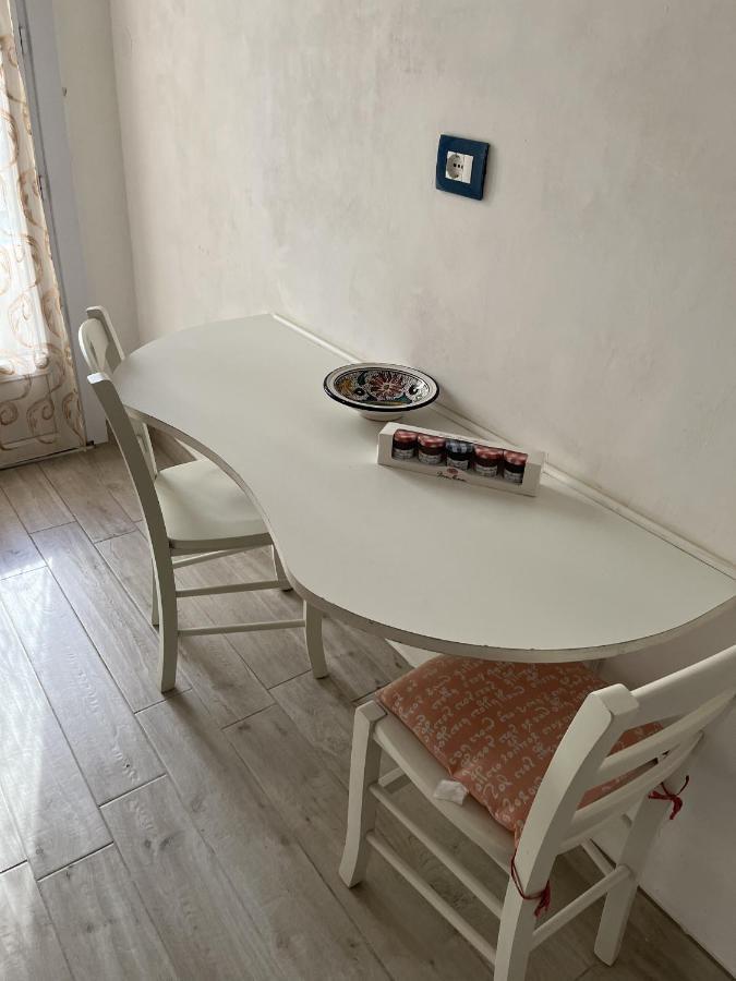 Ferienwohnung Grand F2 60Mq Centre Antibes, Proche Plages, Commerces, 2 Balcons, Parking, Train, Bus, Deco Vintage, Pet Friendly, Ideal Famille Ou 1-2 Couples Exterior foto