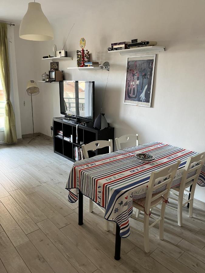 Ferienwohnung Grand F2 60Mq Centre Antibes, Proche Plages, Commerces, 2 Balcons, Parking, Train, Bus, Deco Vintage, Pet Friendly, Ideal Famille Ou 1-2 Couples Exterior foto