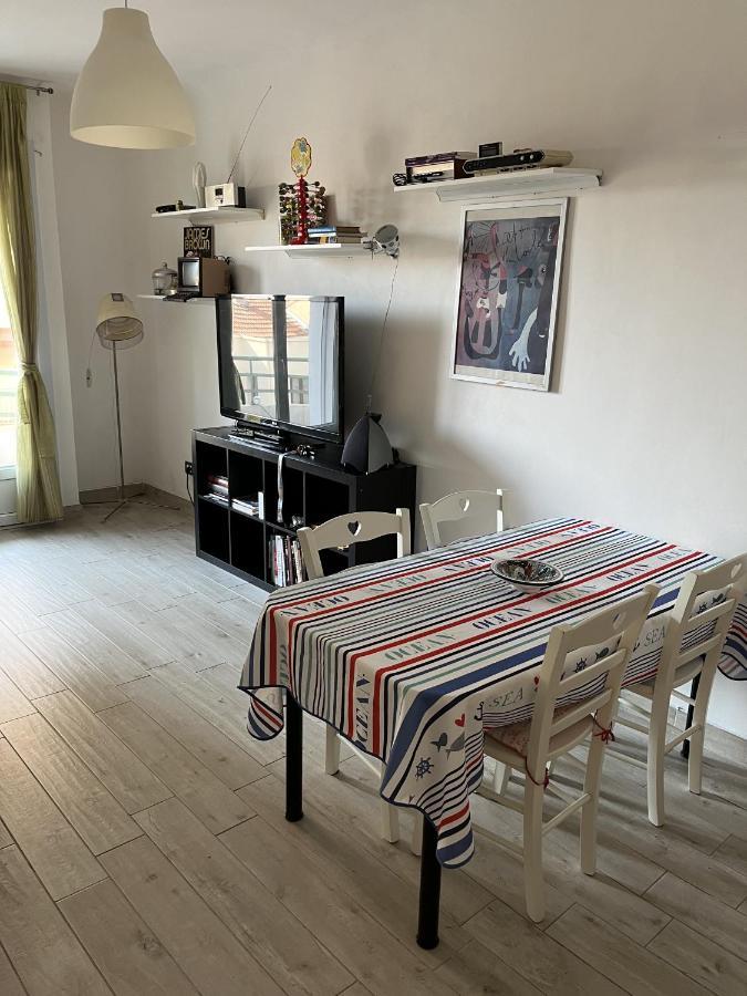 Grand F2 60Mq Centre Antibes, Proche Plages, Commerces, 2 Balcons, Parking, Train, Bus, Deco Vintage, Pet Friendly, Ideal Famille Ou 1-2 Couples Exterior foto